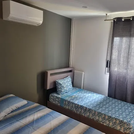 F2 F3 ,appartement Climatise Neuf, Magnifique Vue Sur Et Aeroport, Proche Tram Et Gare Sncf 1 Min,aeroport 3 Minutes, 2or3 Rooms, New Ac Apartment, Magnificent Sea And Airport Views, Close To Tram And Sncf Train Station 1 Min, Airport 3 Min