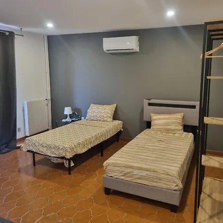 Apartment F2 F3 ,appartement Climatise Neuf, Magnifique Vue Sur Et Aeroport, Proche Tram Et Gare Sncf 1 Min,aeroport 3 Minutes, 2or3 Rooms, New Ac Apartment, Magnificent Sea And Airport Views, Close To Tram And Sncf Train Station 1 Min, Airport 3 Min