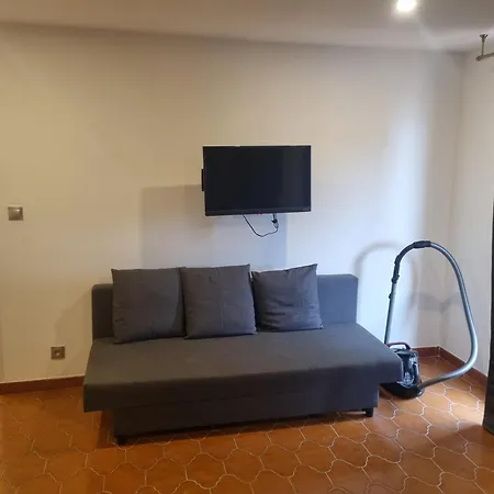Apartment F2 F3 ,appartement Climatise Neuf, Magnifique Vue Sur Et Aeroport, Proche Tram Et Gare Sncf 1 Min,aeroport 3 Minutes, 2or3 Rooms, New Ac Apartment, Magnificent Sea And Airport Views, Close To Tram And Sncf Train Station 1 Min, Airport 3 Min *